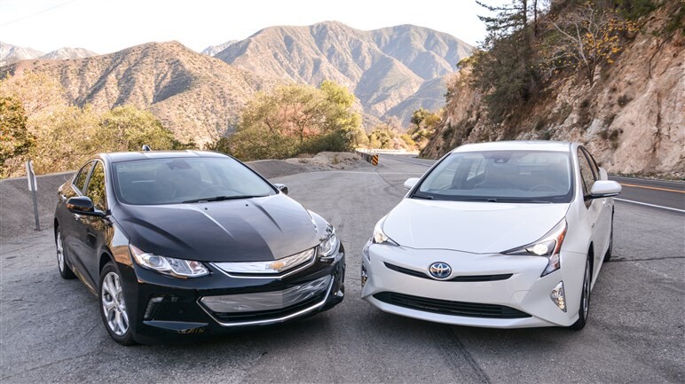 実は最大のライバル!? 新型プリウスと新型GMヴォルトをガチンコ比較