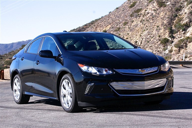 実は最大のライバル!? 新型プリウスと新型GMヴォルトをガチンコ比較