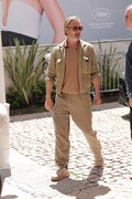 マッツ・ミケルセン、カンヌ国際映画祭2025で夏らしい「トーンオントーン」ルックを披露！