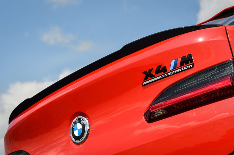 BMW X3とX4のMモデルは無敵感すら漂うキャラクター。意外にもより快適なのはX4