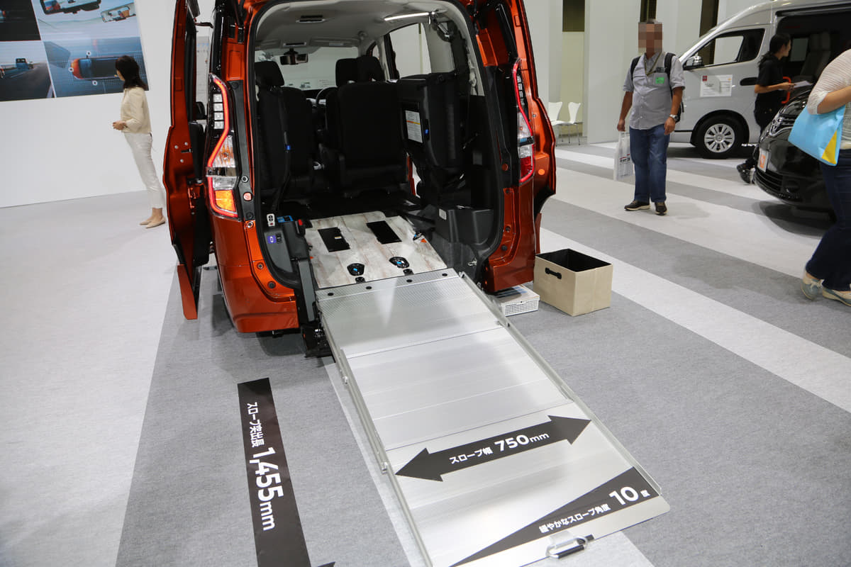 福祉車両 の装備は介護以外でも実は便利 中古車を選ぶときのポイントとは Auto Messe Web 自動車情報サイト 新車 中古車 Carview