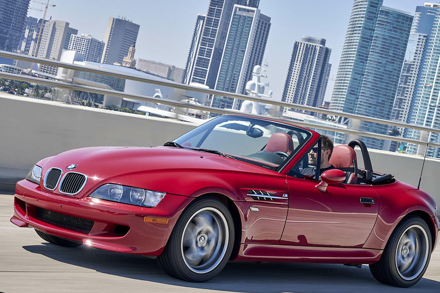 BMW「Z3」を覚えてる？ ユーノス「ロードスター」のフォロワーでボンドカーでした…これから「クーペ」や「M」モデルに人気が出るかも!?