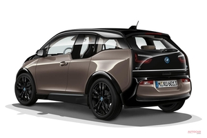 BMWデザイナー　「iモデルのデザイン、全車に影響」　i4が締めくくりに