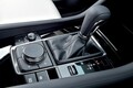 新型マツダ3、ディーラーでは内装の質感や標準オーディオの音質に注目するといいかも