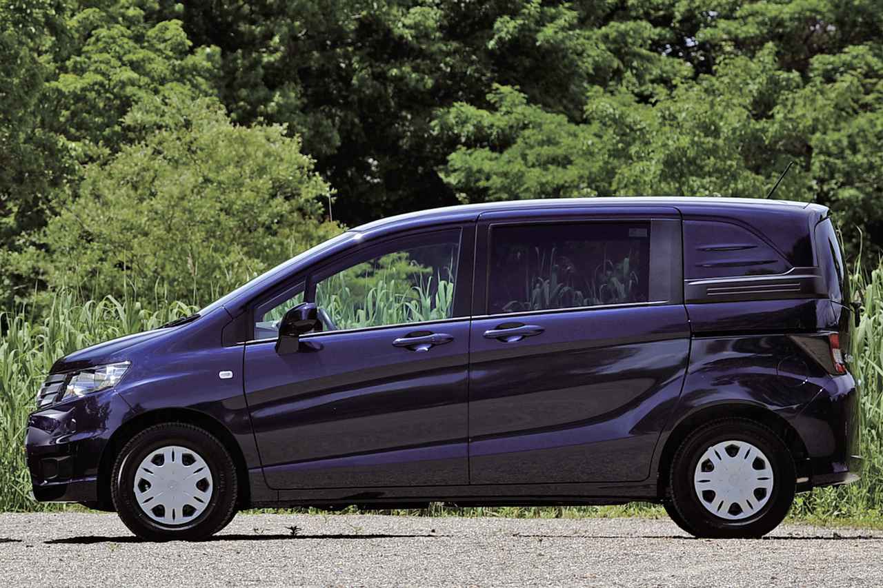 試乗 フリードスパイクはアクティブライフに対応する 走るベースキャンプ だった 10年ひと昔の新車 Webモーターマガジン 自動車情報サイト 新車 中古車 Carview