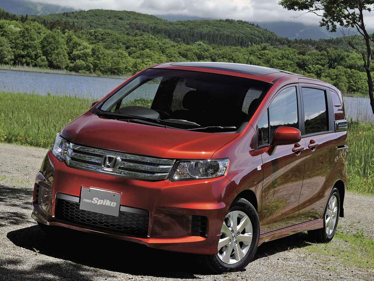 試乗 フリードスパイクはアクティブライフに対応する 走るベースキャンプ だった 10年ひと昔の新車 Webモーターマガジン 自動車情報サイト 新車 中古車 Carview