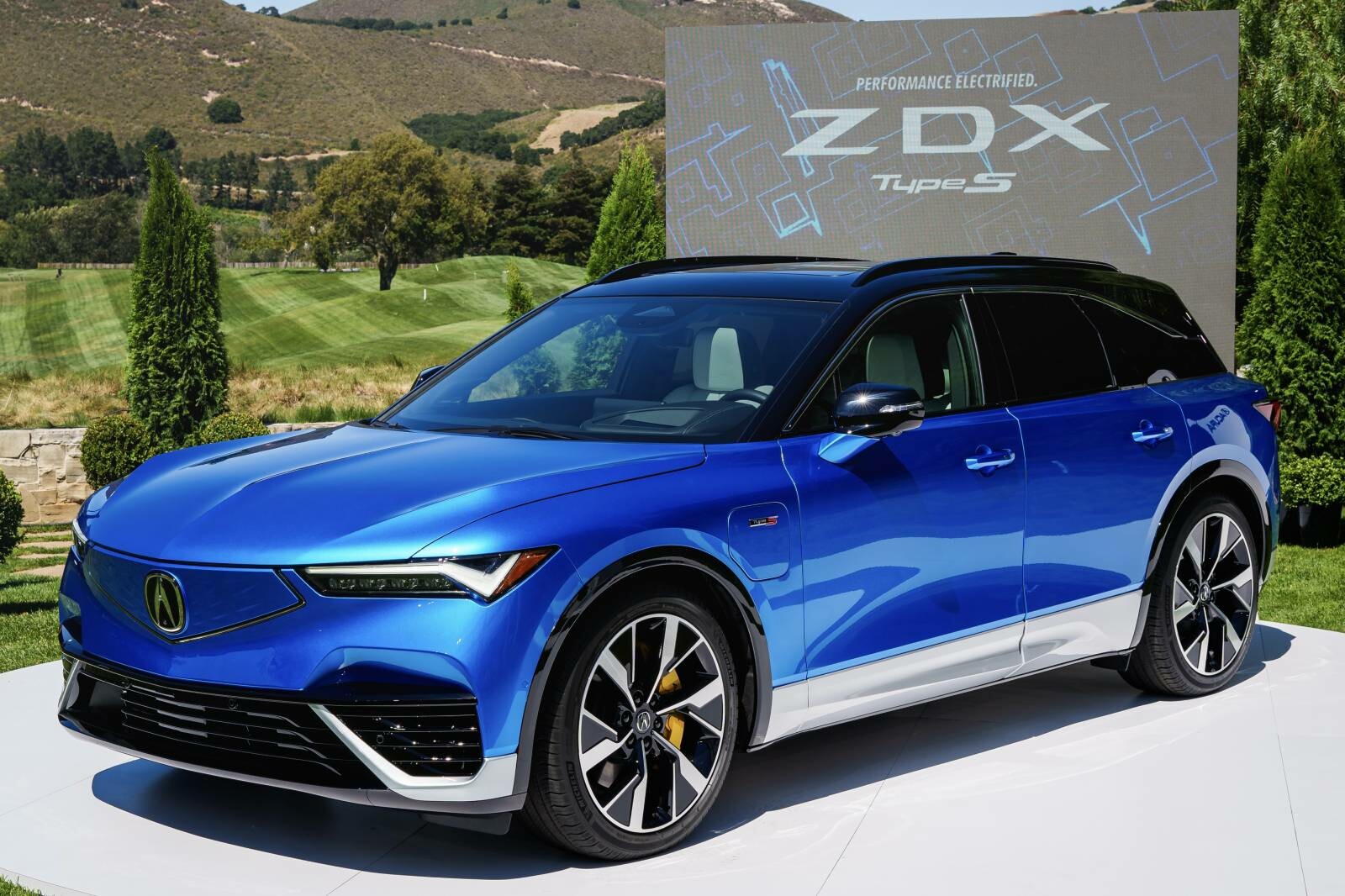 アキュラ、ブランド初のBEV「ZDX」を発表。兄弟車プロローグとの違いは!？NSXのようなデザインコンセプトも公開