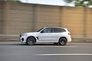 BMW X3 M ＆ X4 M 初試乗！ 兄弟車とも思えないほど似て非なるキャラクター【動画レポート】