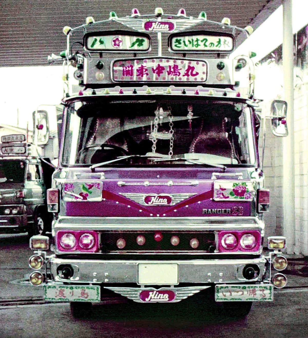 トラック野郎の憧れだった 動くアート 昭和を駆け抜けた伝説の デコトラ 13選 Auto Messe Web の写真 2ページ目 自動車情報サイト 新車 中古車 Carview