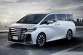 1000万円超でも乗れば売れるのも納得。「ヴェルファイアPHEV」は“ショーファーカー”の完成形だった
