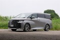 1000万円超でも乗れば売れるのも納得。「ヴェルファイアPHEV」は“ショーファーカー”の完成形だった