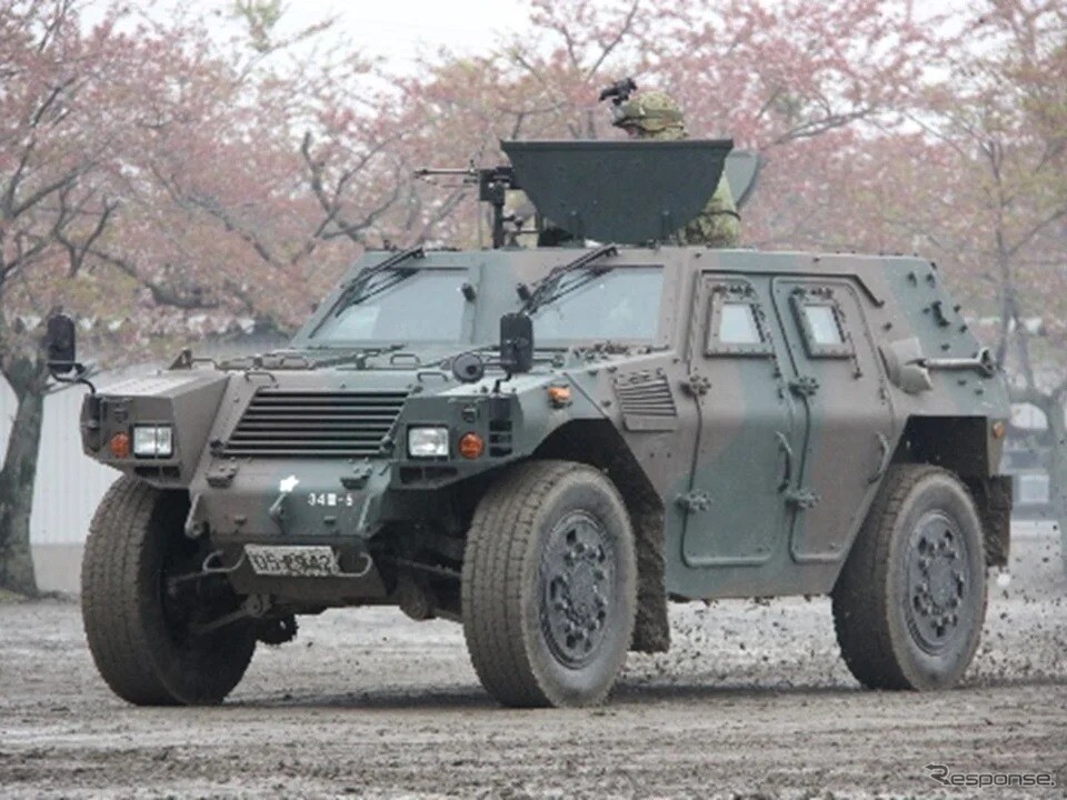 東名EXPASA足柄で自衛隊車両展示…軽装甲機動車や装輪装甲車など　11月2・8日
