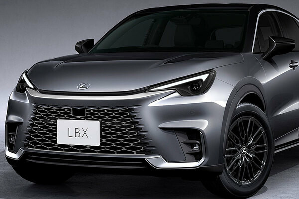 「最小のレクサス」ついに発売 新型SUV「LBX」 これぞ小さな高級車 お値段もヒエラルキー超えた？