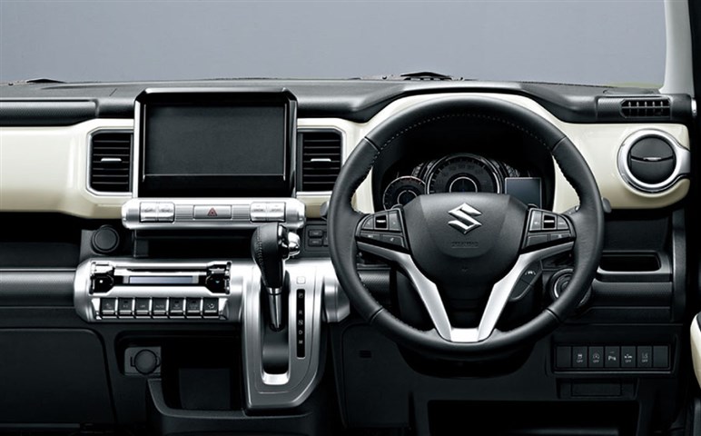 今週のJMSで発表？ スズキがEVの小型SUV「フロンクス」を日本で発売する可能性！