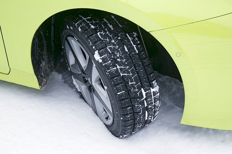 プリウス4WDモデル・E-Fourで雪上ロングドライブテスト