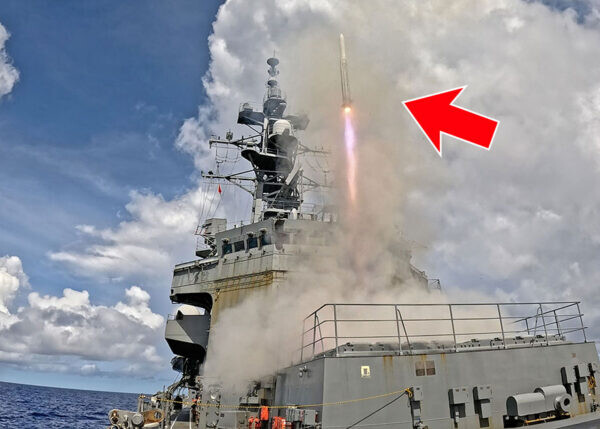 護衛艦「ミサイル発射！」の瞬間、海自が動画で公開『沈黙の艦隊』より『ジパング』の方がピッタリか？
