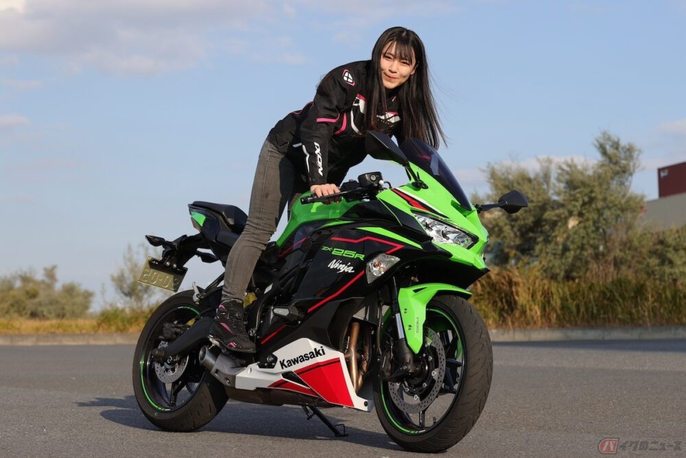 高梨はづきのきおくきろく。』カワサキの4気筒250ccモデル