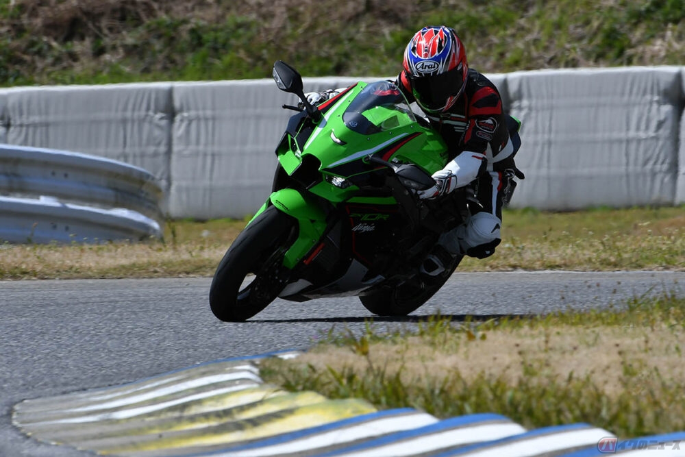 カワサキ「Ninja ZX-10R」6年連続スーパーバイク制覇を果たす10Rの最新 ...