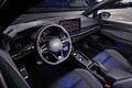 VW史上最速の新型「ゴルフR」日本初公開。価格は850万円前後？ 新型「ゴルフGTI」も展示【TAS25】