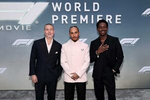 映画『F1／エフワン』公開を前に、主演のブラッド・ピットが来日へ。6月25、26日に舞台挨拶に登壇