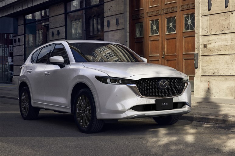 “50位圏外”でスランプ続く「CX-60」。モデル末期「CX-5」と総合力ではどちらを買うべき？