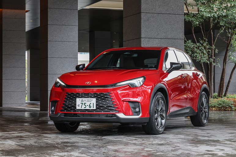 【最安グレード追加】レクサス最小SUV「LBX」に“エレガント”新設定　価格は420万円から