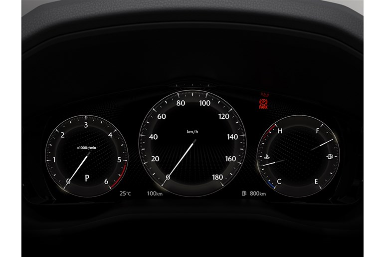 “50位圏外”でスランプ続く「CX-60」。モデル末期「CX-5」と総合力ではどちらを買うべき？