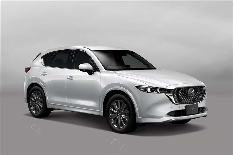 “50位圏外”でスランプ続く「CX-60」。モデル末期「CX-5」と総合力ではどちらを買うべき？