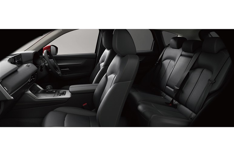 “50位圏外”でスランプ続く「CX-60」。モデル末期「CX-5」と総合力ではどちらを買うべき？