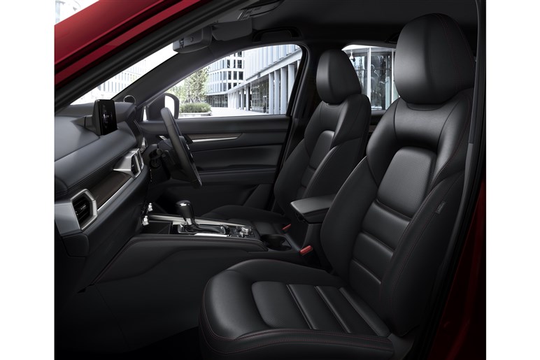 “50位圏外”でスランプ続く「CX-60」。モデル末期「CX-5」と総合力ではどちらを買うべき？