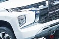 三菱「新7人乗り“3列SUV”」実車公開！ “最安モデル”なのに「豪華装備」!? 全長4.8mで「ちょうどイイサイズ」の最新「パジェロスポーツ“PRIME”」タイ仕様がスゴかった！