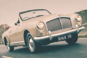 ベース車は判別困難？　ローバー90 マリナーDHC（2）　直6の堂々と穏やかな加速