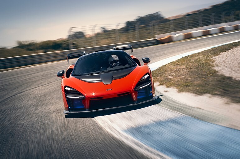 マクラーレン セナには速度感がリセットされそうな快感がある