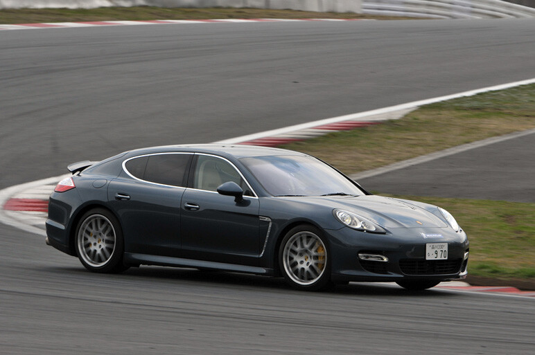 パナメーラターボ、頂点モデルの実力に驚愕！