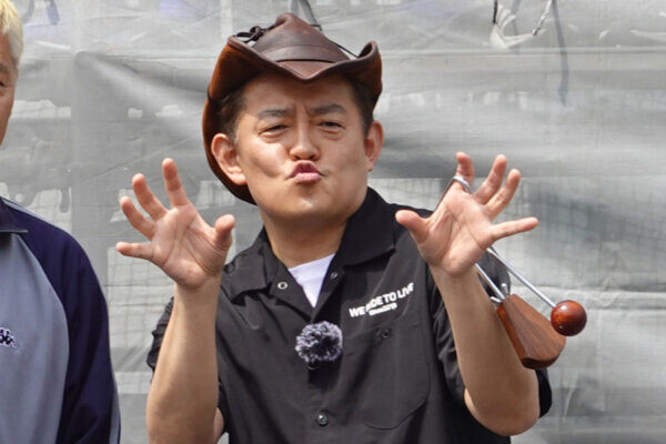 まさかの“ニット帽扱い”!  ハンバーグ師匠が驚いた4輪用レースヘルメットの真実とは