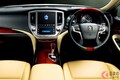 トヨタ最高級「クラウン」に大注目！ 大排気量“V8エンジン”×「世界初の機能」搭載も！ 専用装備がもり沢山なのも魅力！ “27年”の歴史を持つ「マジェスタ」とは？