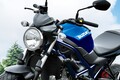 スズキのロードスポーツ「“新”SV650」に注目！ 「Vツインエンジン」の鼓動がクセになる!? 味のあるミドル「ネイキッドバイク」の販売店反響とは