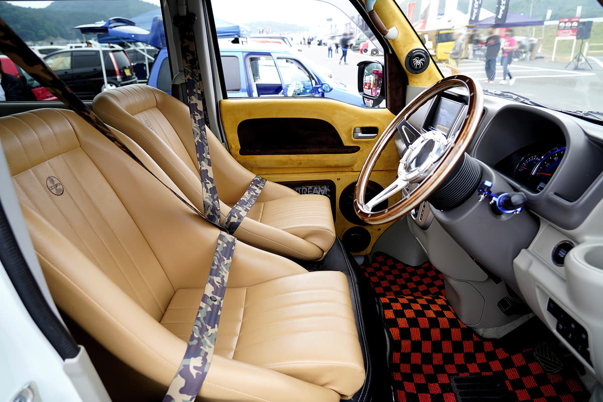 まさかの 左ハンドル 化まで 軽バン カスタムでも異彩を放つ３台の衝撃 Auto Messe Web 自動車情報サイト 新車 中古車 Carview