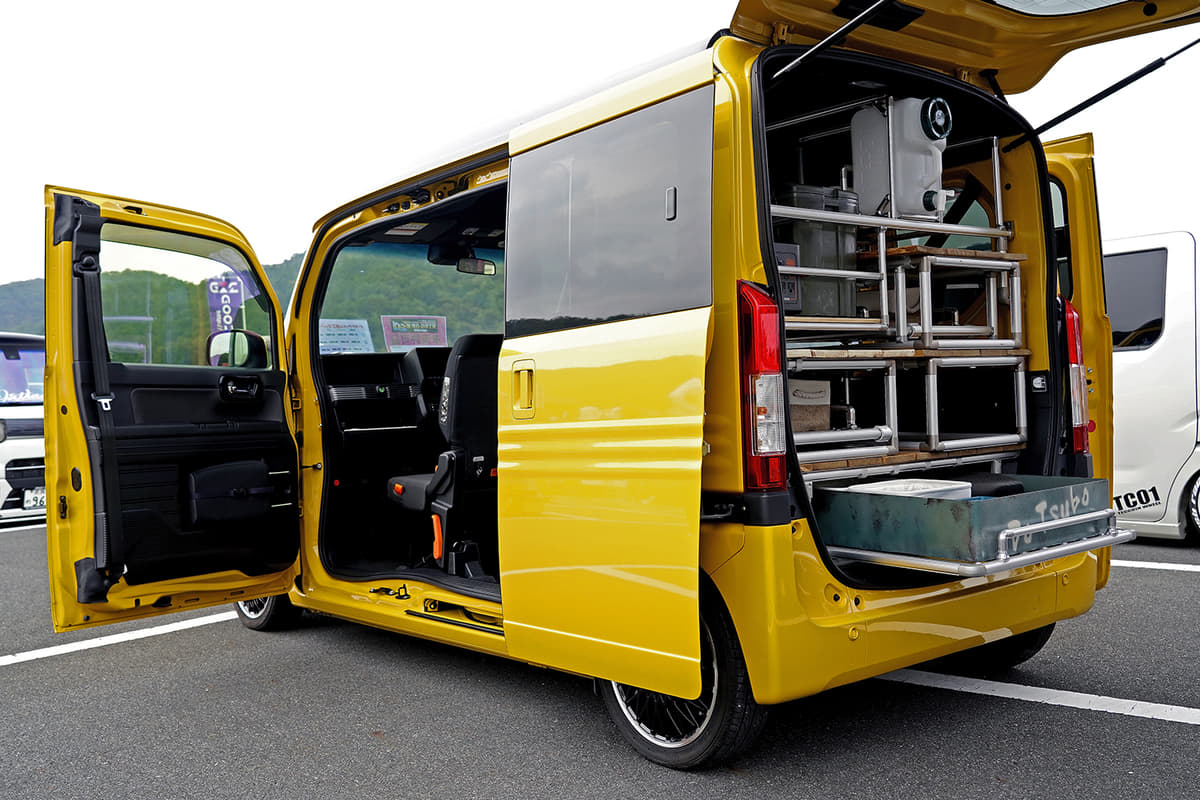 まさかの 左ハンドル 化まで 軽バン カスタムでも異彩を放つ３台の衝撃 Auto Messe Web 自動車情報サイト 新車 中古車 Carview