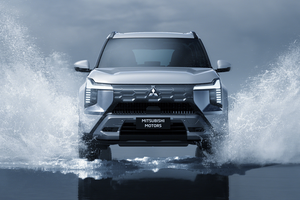 三菱が3列7人乗りの新型SUV 「デスティネーター」を発表！ 見た目は「エクスフォース」とほぼ同じ!? 日本での発売は？【新車ニュース】