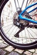 ボッシュ、電動アシスト自転車向け最新の「電気変速システム」発表…手動と自動が切替可能