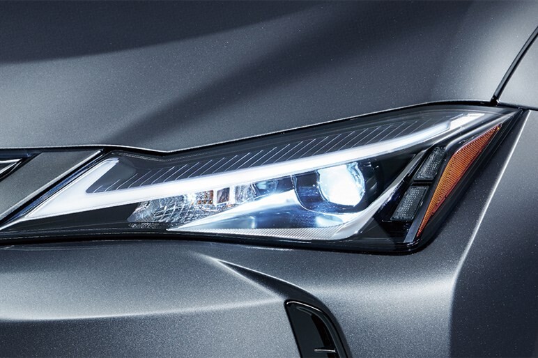 2つの特別仕様車追加！　レクサス UXのマイチェンは見た目そのまま中身改良