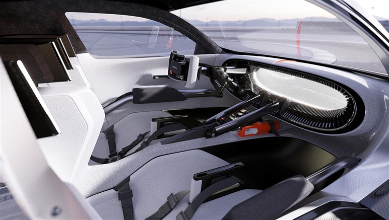 新型日産「マイクラ」の実車をスクープ！　ルノー5 Eテック エレクトリックベースのBEVとして欧州にて登場予定