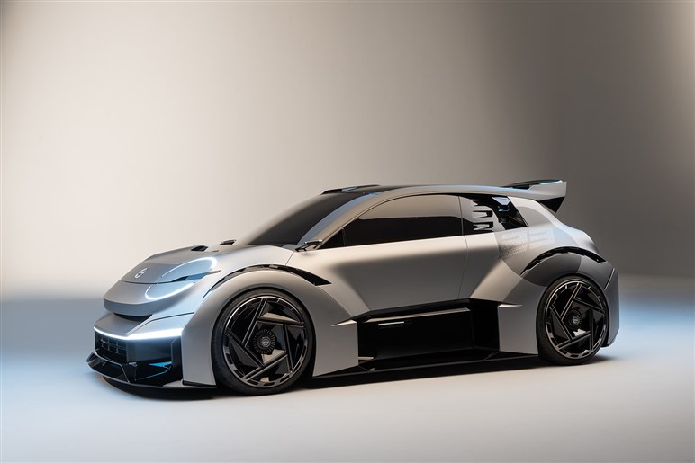 新型日産「マイクラ」の実車をスクープ！　ルノー5 Eテック エレクトリックベースのBEVとして欧州にて登場予定