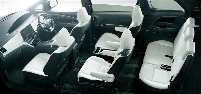 【最新】トヨタ「エスティマ」7年ぶり復活の可能性。BEV＆PHEV採用で500万円後半の高級ミニバンに？