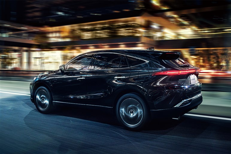 【匂わせコンセプトも】次期「RAV4」もオフ系ワイルド路線か。姉妹モデルのハリアーはどうなる？