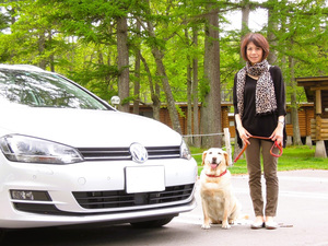 愛犬を連れて愛車で夏の海へ……はちょっと待て！　ワンコといく夏のドライブは注意点が盛りだくさんだった