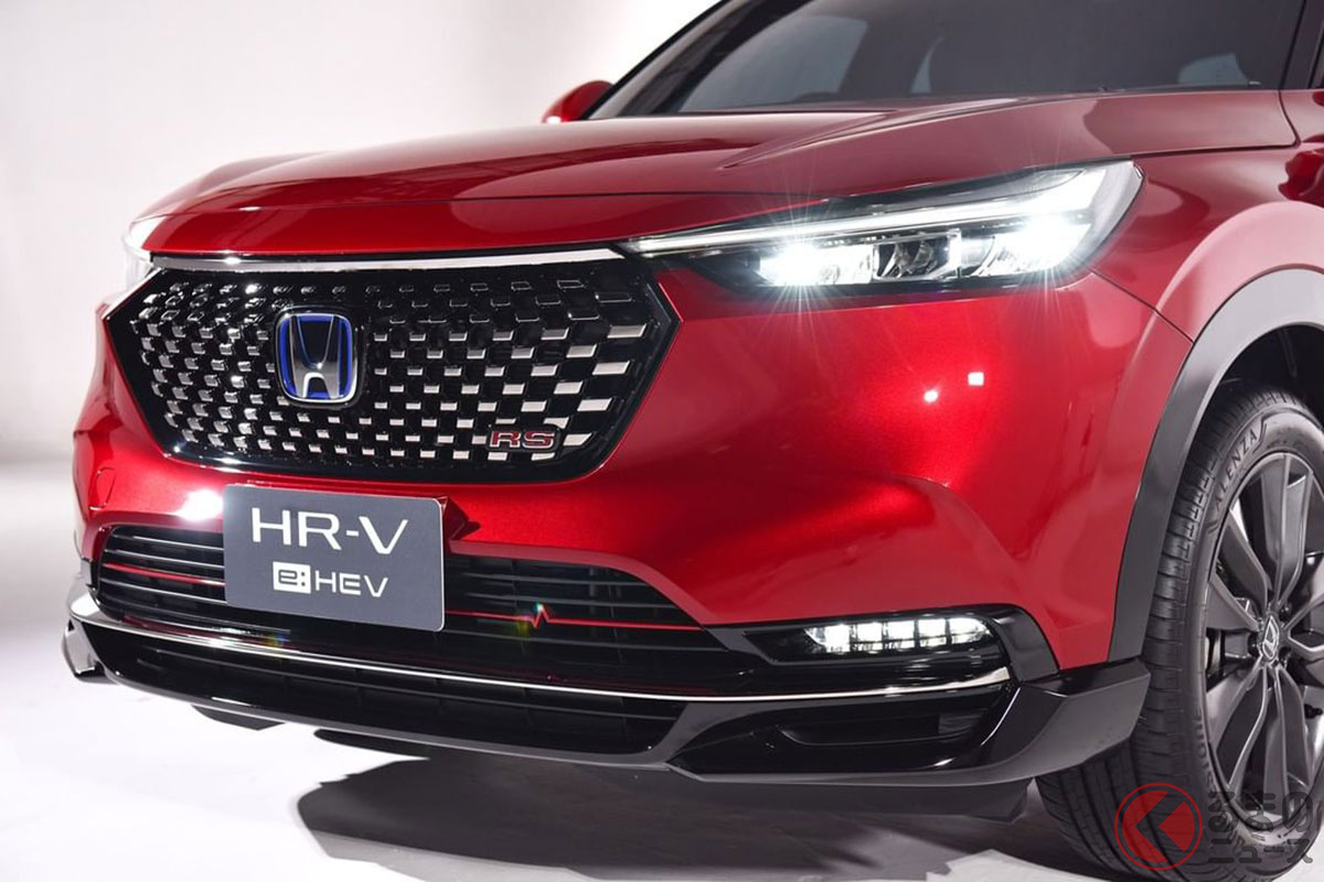 ホンダがほぼ新型 ヴェゼルrs を世界初公開 鮮烈レッドの新型suv Hr V Rs は精悍黒グリルが魅力的 くるまのニュース 自動車情報サイト 新車 中古車 Carview