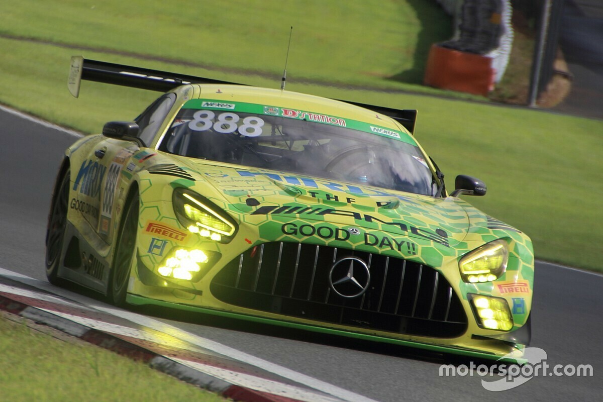 富士24時間レース｜ゴールまで残り4時間、888号車HIRIX GOOD DAY RACING AMG GT3がデビューウィンに向けリード広げる