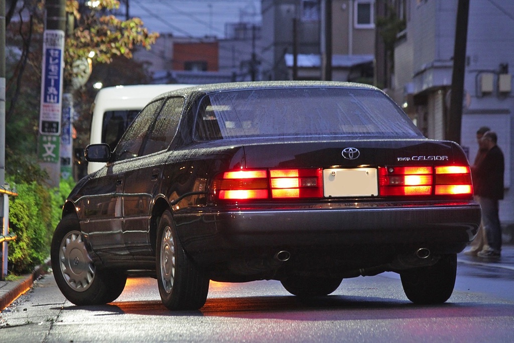 30年前に勃発した国産v8セダン頂上決戦 セルシオc仕様vsインフィニティq45 Maniaxcars Web Option 自動車情報サイト 新車 中古車 Carview